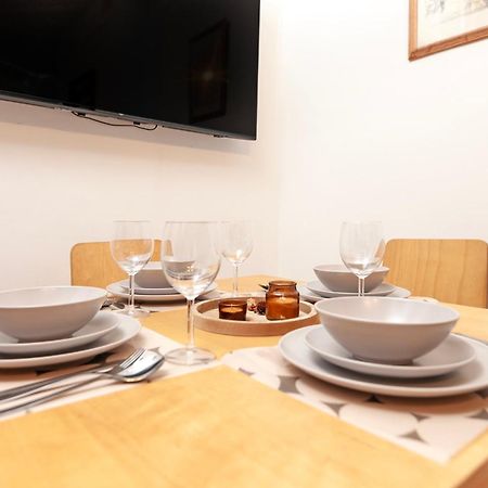Beautiful 3 Bedroom Flat In Scott Ellis Gardens Londra Esterno foto