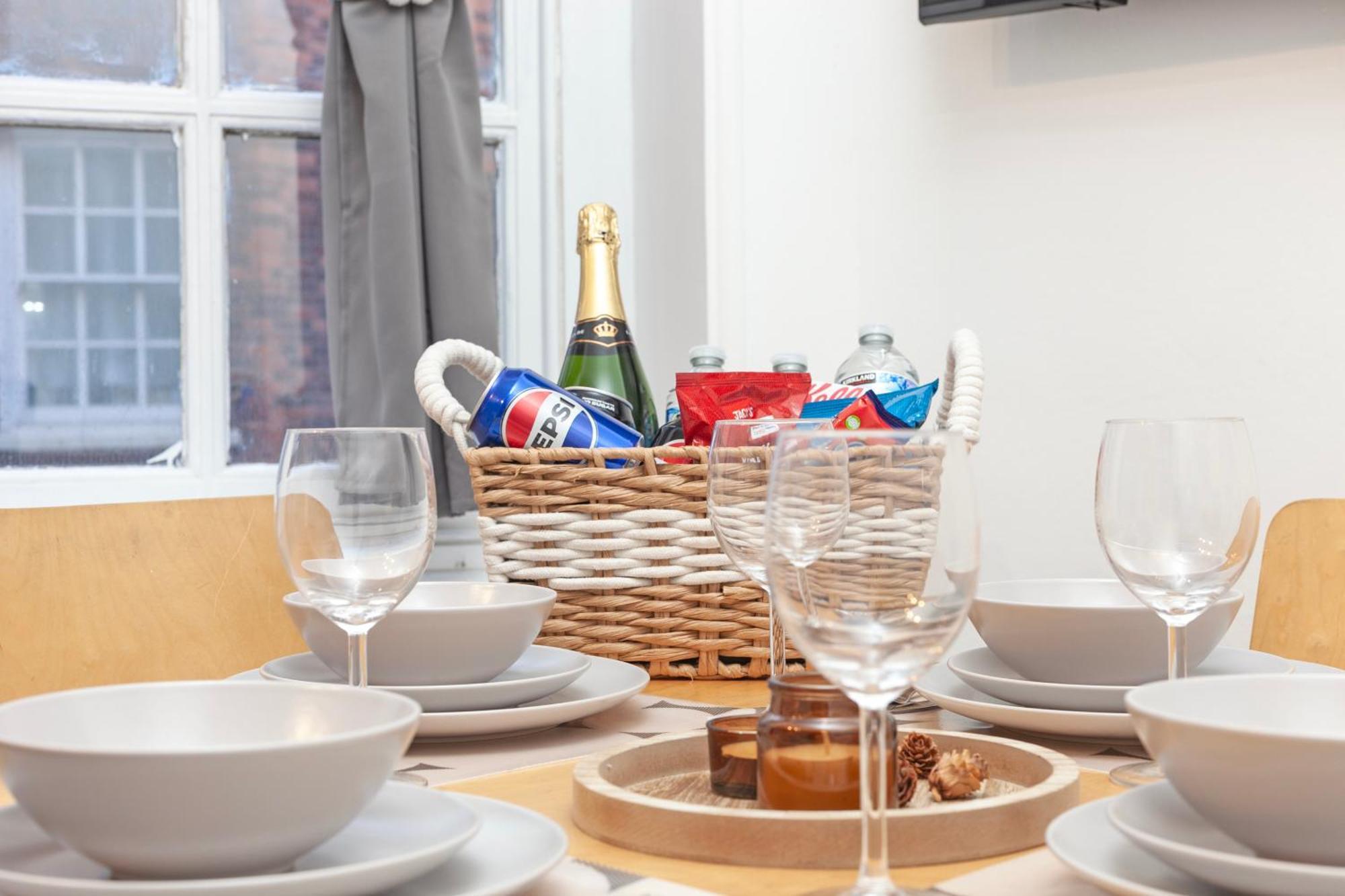 Beautiful 3 Bedroom Flat In Scott Ellis Gardens Londra Esterno foto