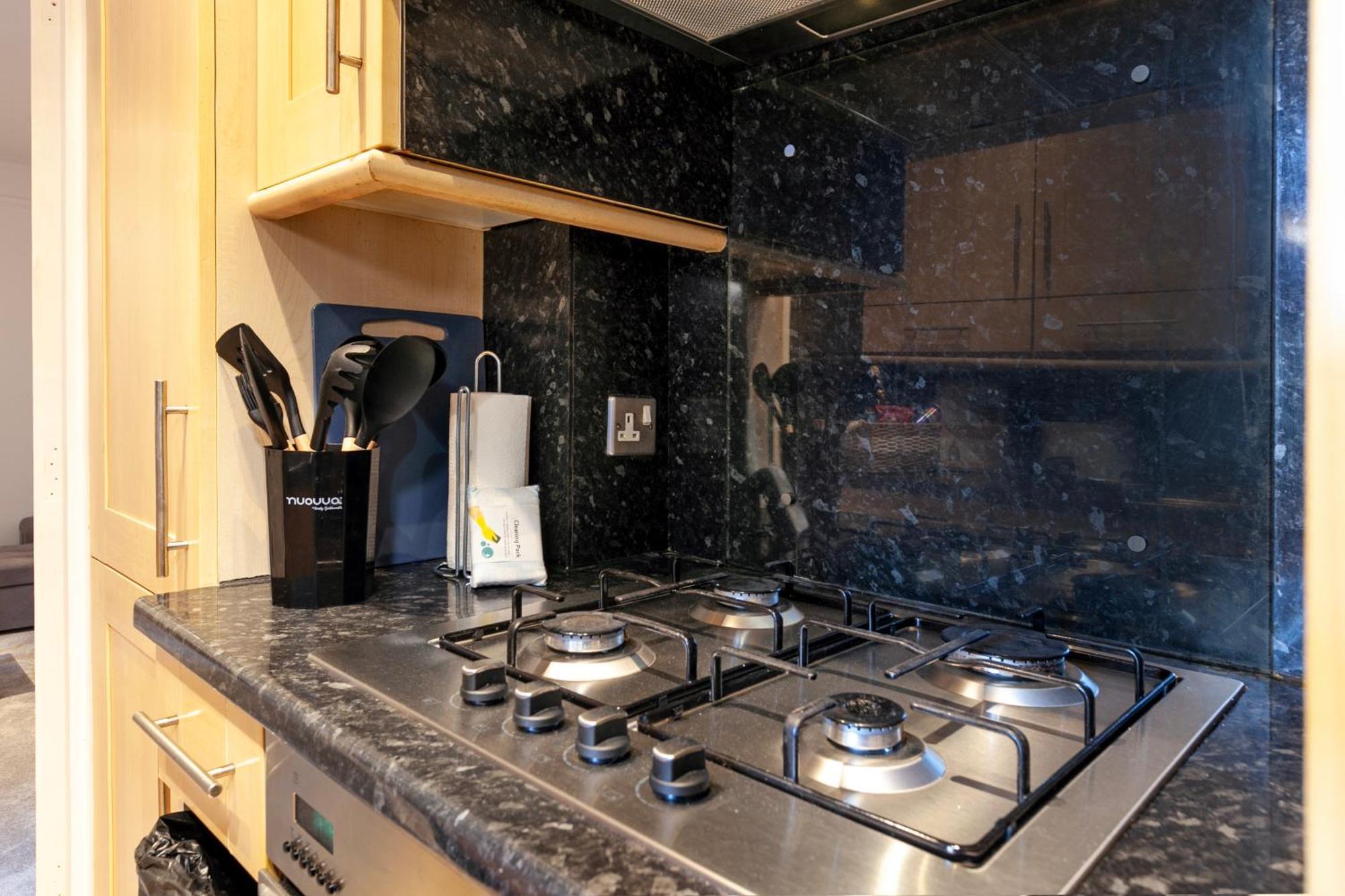 Beautiful 3 Bedroom Flat In Scott Ellis Gardens Londra Esterno foto