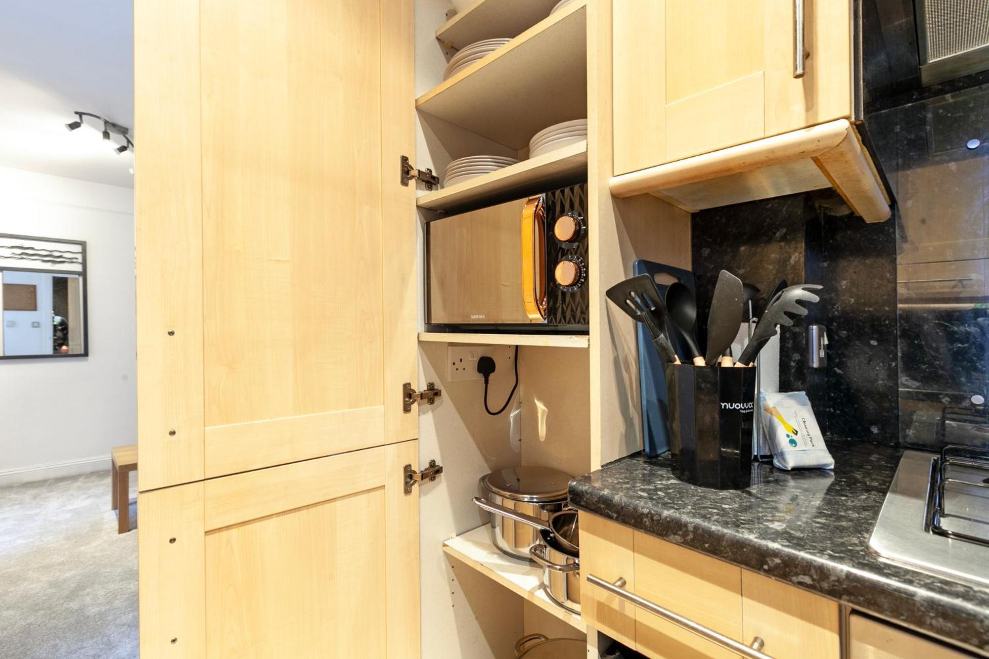 Beautiful 3 Bedroom Flat In Scott Ellis Gardens Londra Esterno foto
