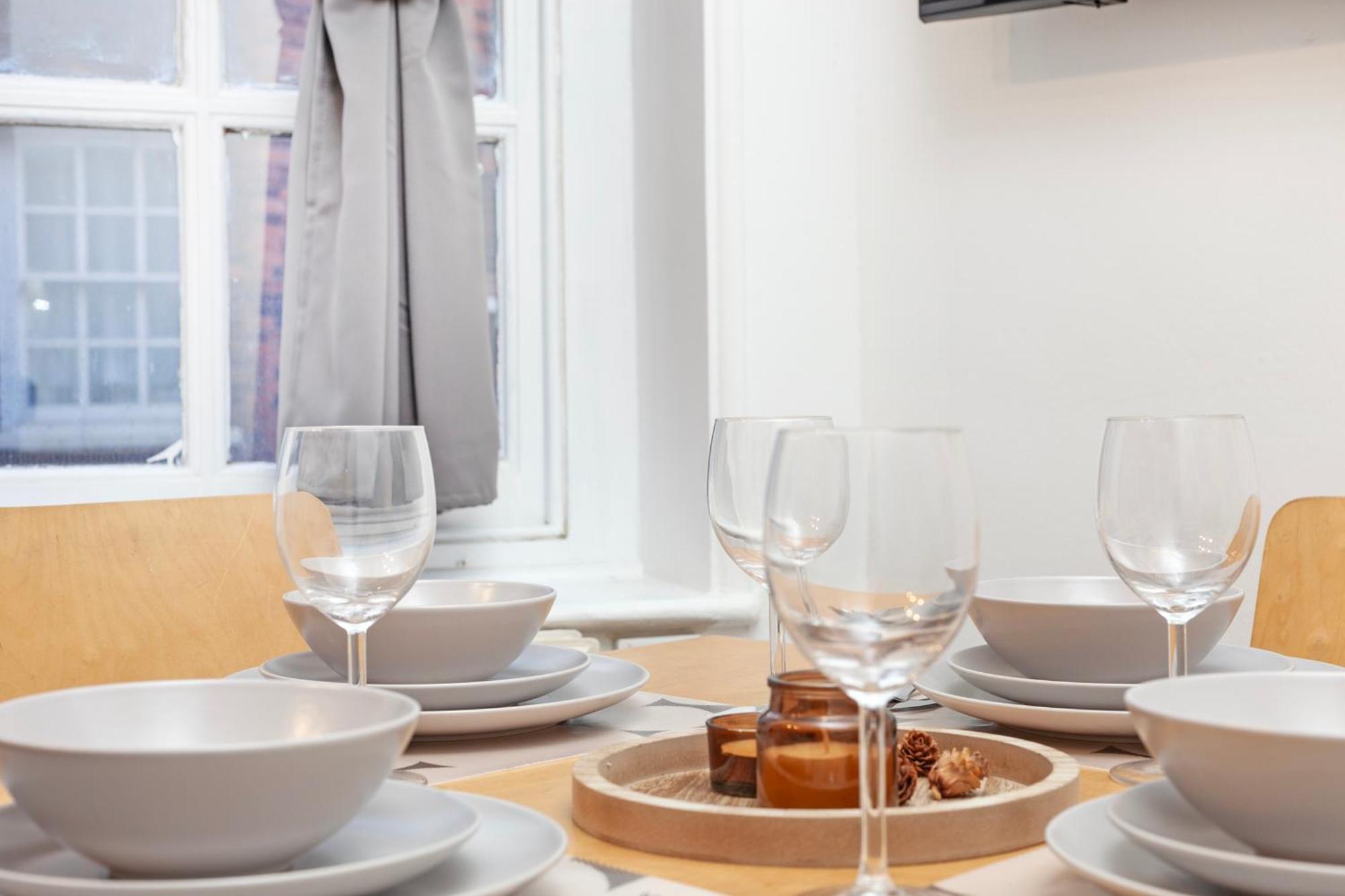 Beautiful 3 Bedroom Flat In Scott Ellis Gardens Londra Esterno foto