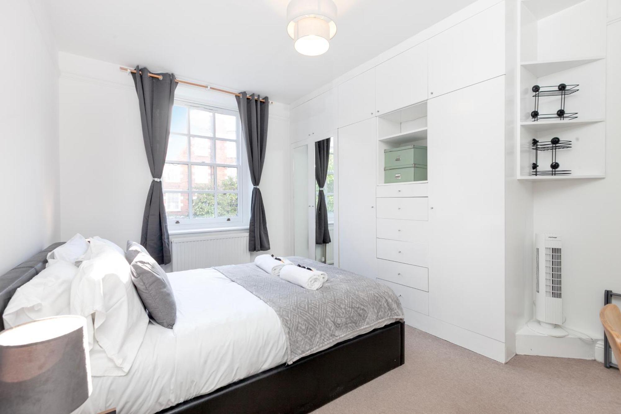 Beautiful 3 Bedroom Flat In Scott Ellis Gardens Londra Esterno foto