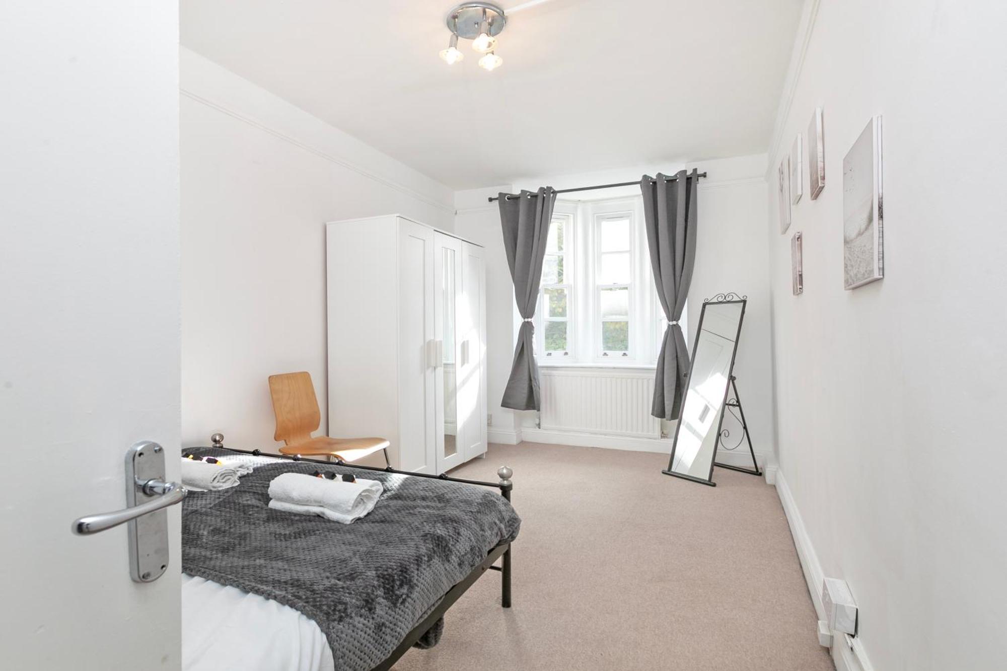 Beautiful 3 Bedroom Flat In Scott Ellis Gardens Londra Esterno foto
