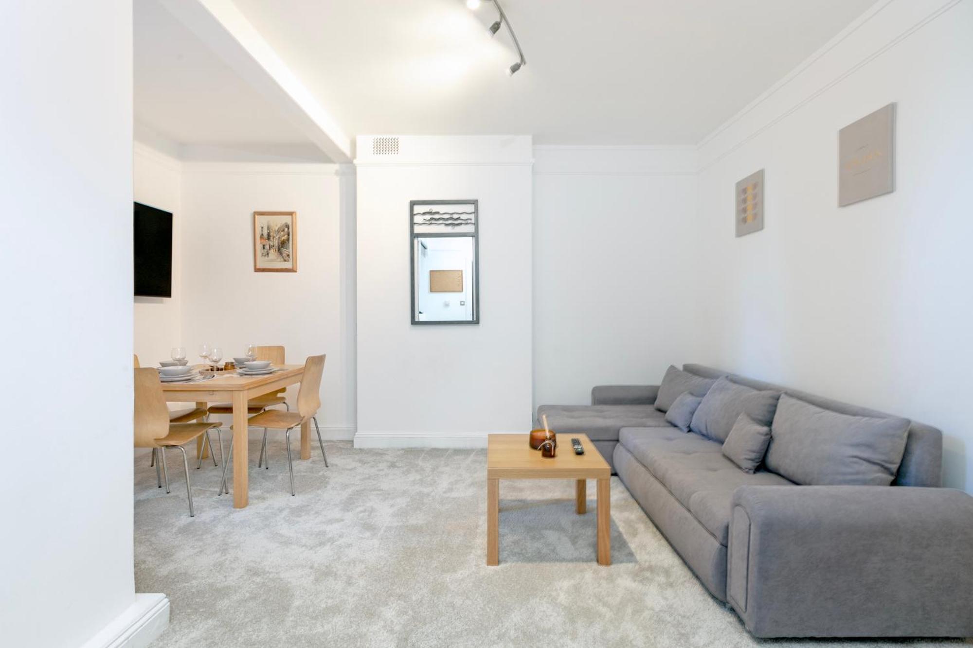Beautiful 3 Bedroom Flat In Scott Ellis Gardens Londra Esterno foto
