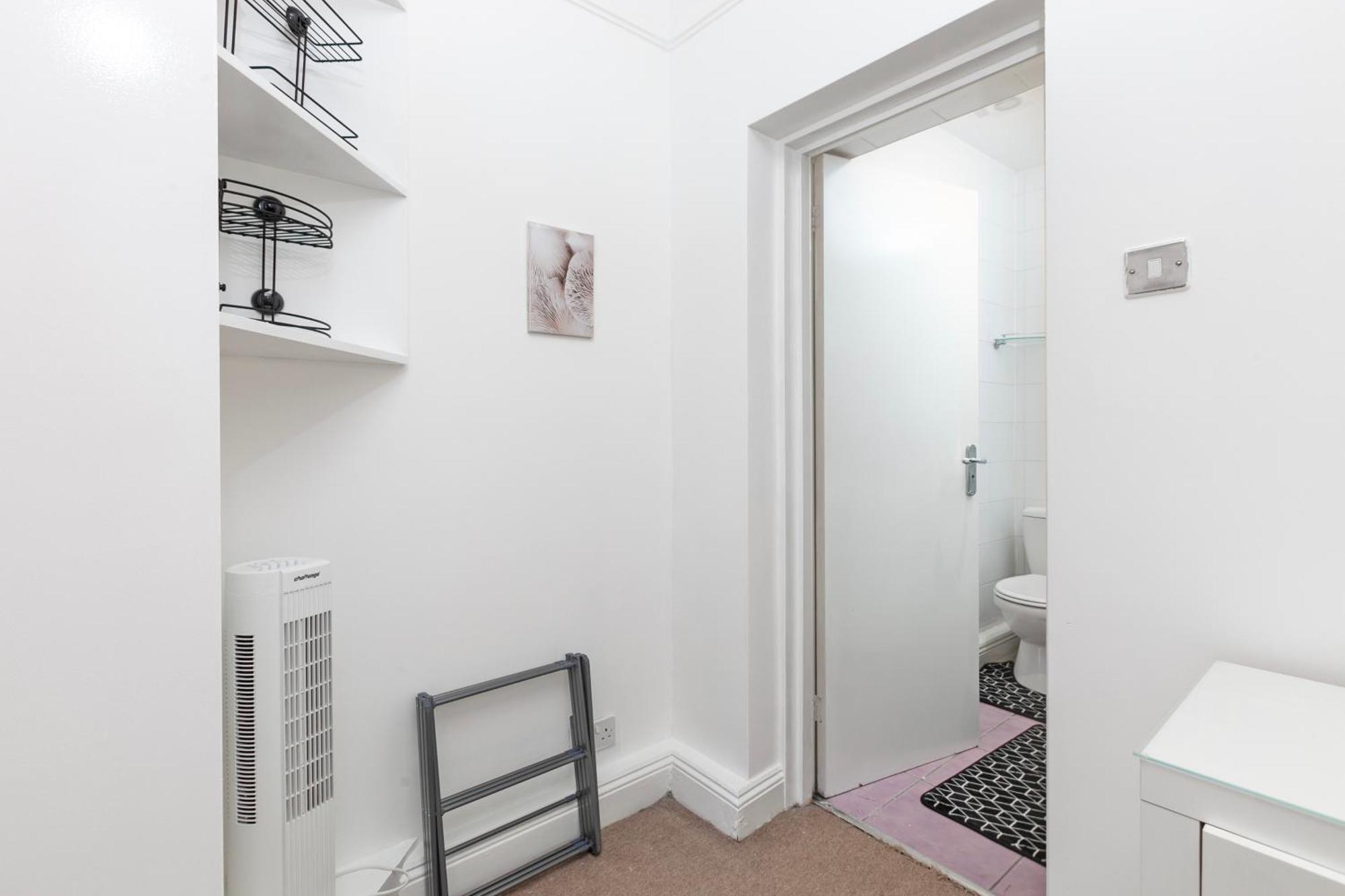 Beautiful 3 Bedroom Flat In Scott Ellis Gardens Londra Esterno foto