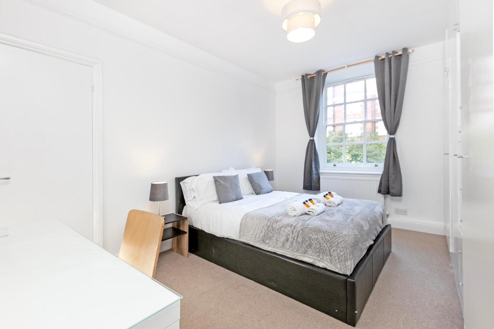 Beautiful 3 Bedroom Flat In Scott Ellis Gardens Londra Esterno foto