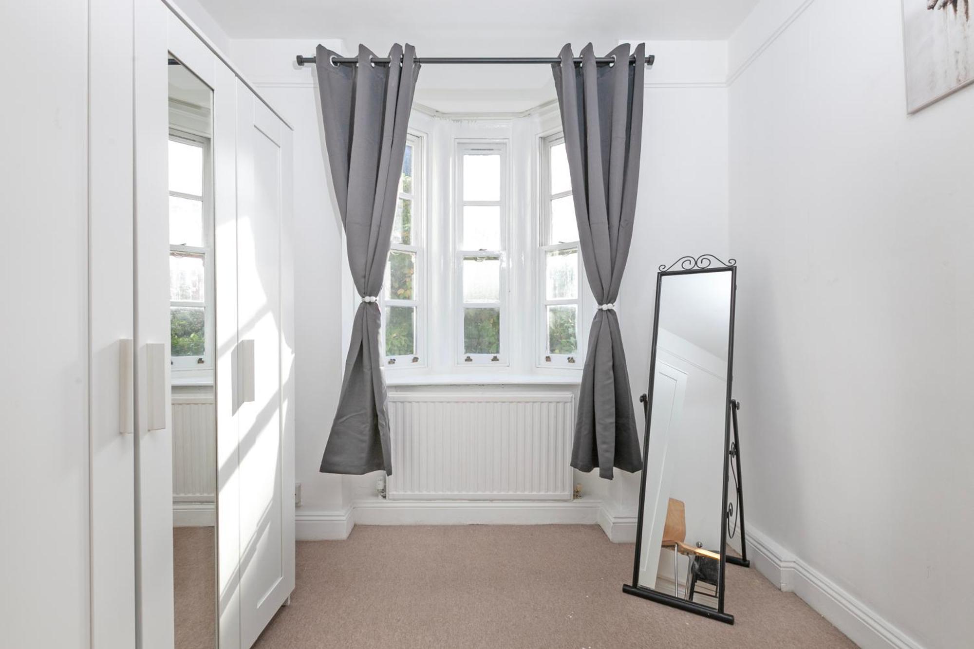 Beautiful 3 Bedroom Flat In Scott Ellis Gardens Londra Esterno foto