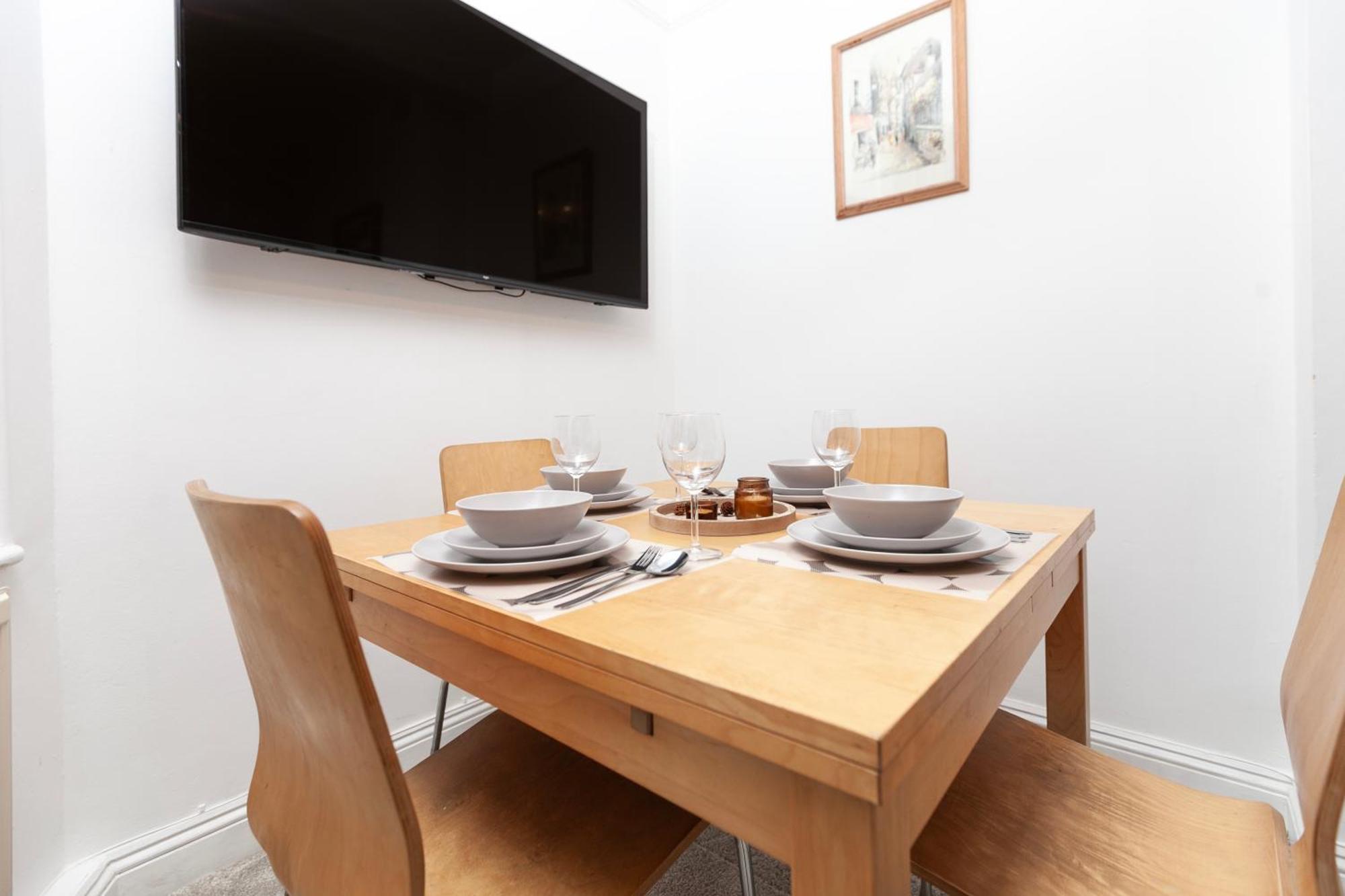 Beautiful 3 Bedroom Flat In Scott Ellis Gardens Londra Esterno foto