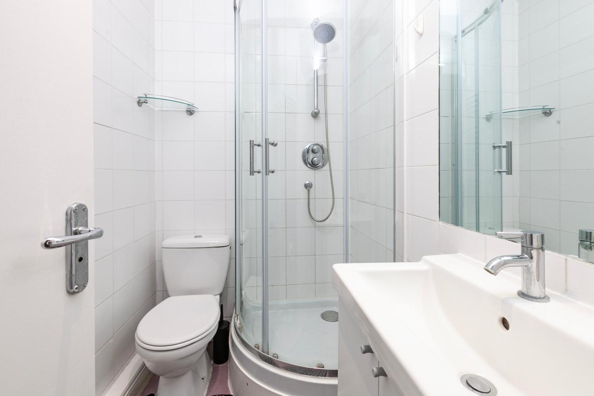 Beautiful 3 Bedroom Flat In Scott Ellis Gardens Londra Esterno foto